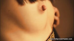 Екшън с пръсти с великолепната Рене Рос seks video18 от Scoreland